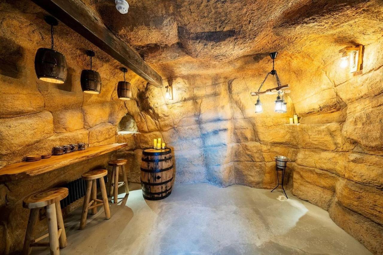 Clwyd Gate Manor Pool Sauna Hottub Cave Wales Ruthin Exterior foto